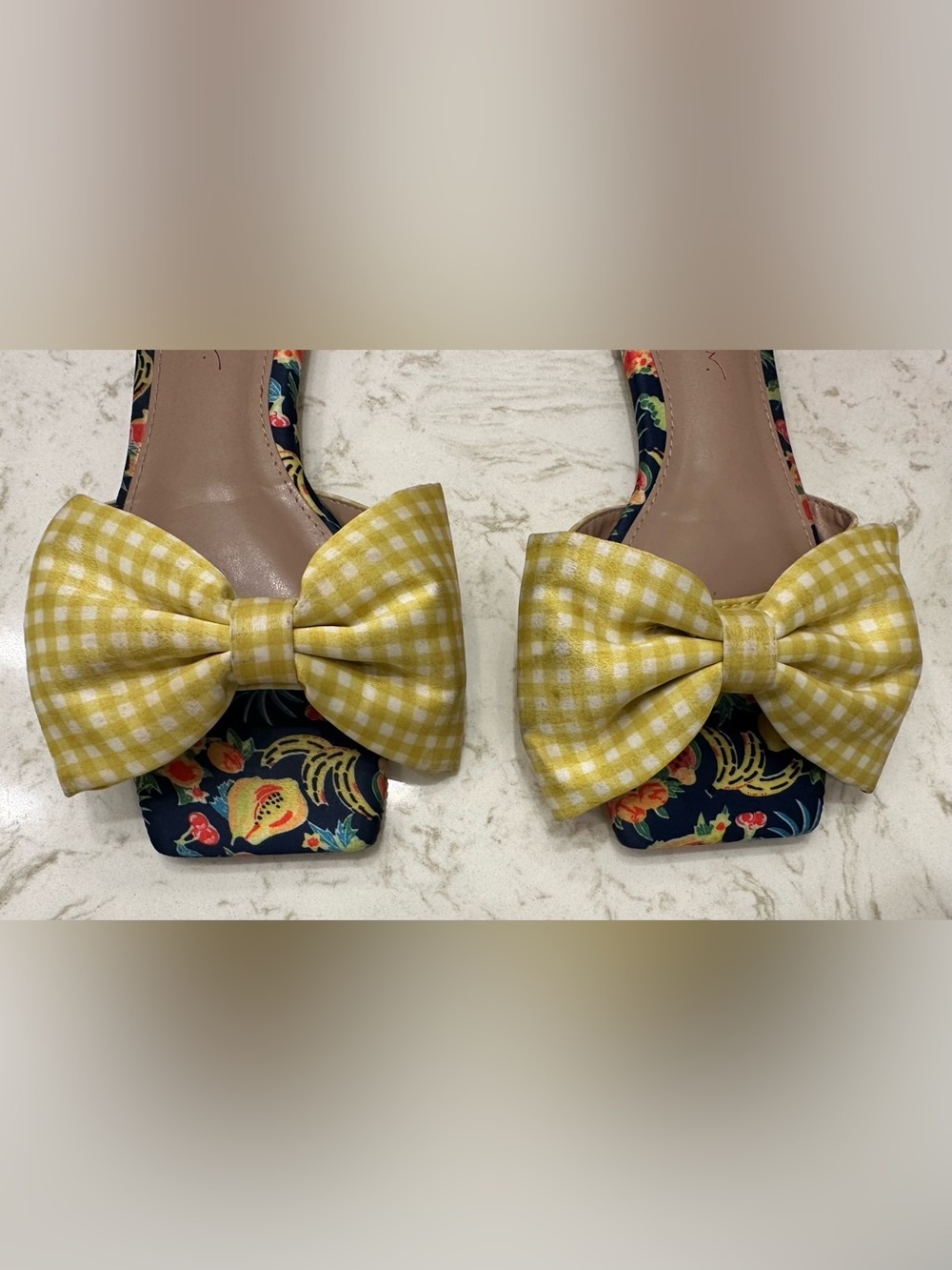 Betsey Johnson Skyee Gingham Bow Fruit Slide Sandals 7.5 - Picture 3 of 8